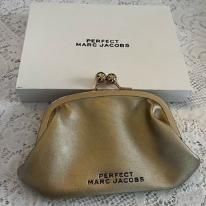MARC JACOBS MAKE UP/CLUTCH BAG  NWOT